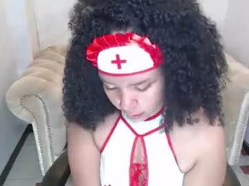 Zuri_v  live sex cam