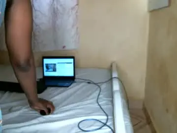 Caramelass020  live sex cam
