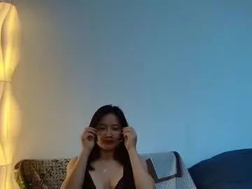 Shy_kittens_kiss  live sex cam