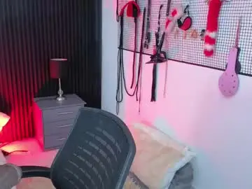 Issafoxx  live sex cam