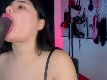 Issafoxx  live sex cam