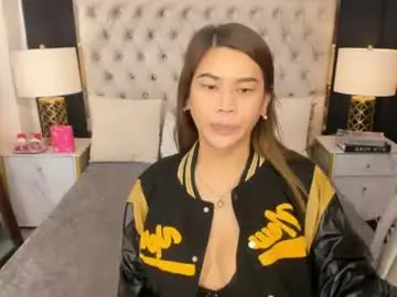 Juicygwen  live sex cam