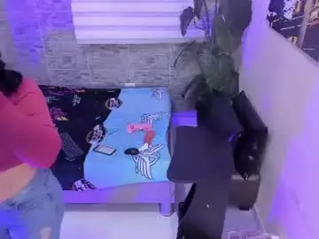 Meganblazze  live sex cam