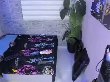 Meganblazze  live sex cam