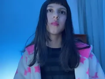 Paulainblue  live sex cam