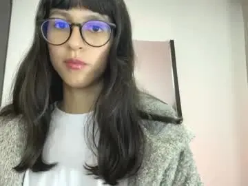 Paulainblue  live sex cam