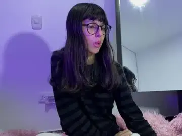 Paulainblue  live sex cam