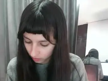 Paulainblue  live sex cam