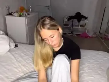 Robbiedantoni  live sex cam
