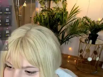 Softwhisperx  live sex cam