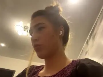 Tynishakronenberg  live sex cam