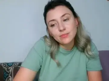 Dalyana22  live sex cam