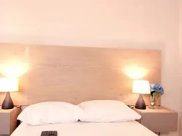 Fiorella81  live sex cam