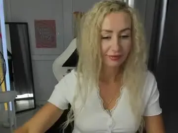 Marilyndreamm  live sex cam