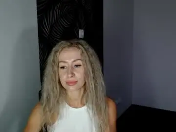 Marilyndreamm  live sex cam