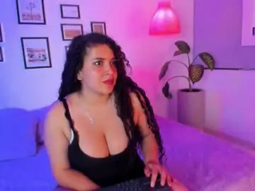 Moon_shaddow  live sex cam