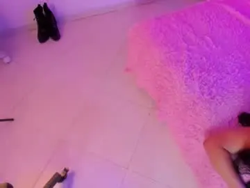 Moon_shaddow  live sex cam