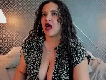 Moon_shaddow  live sex cam