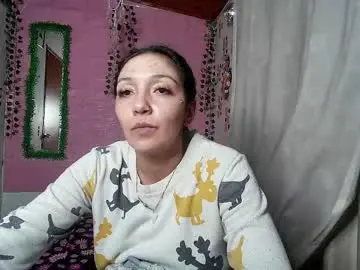 Callme_lolas  live sex cam