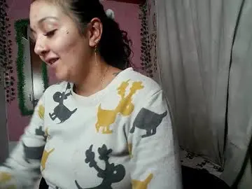 Callme_lolas  live sex cam