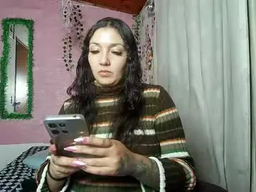 Callme_lolas  live sex cam