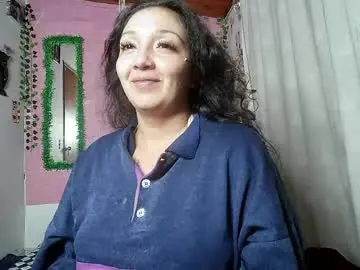 Callme_lolas  live sex cam