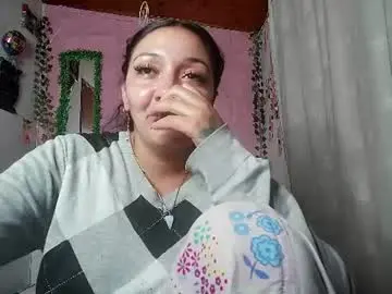 Callme_lolas  live sex cam