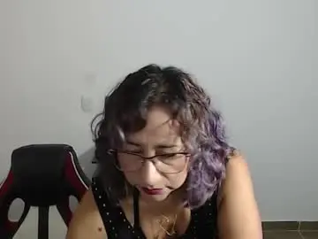 Emmilychevalier  live sex cam