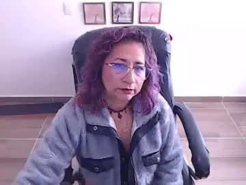 Emmilychevalier  live sex cam