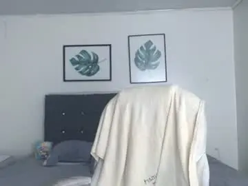 Selena_hotmilf  live sex cam