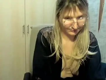 Vanda26  live sex cam