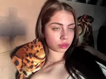Yvonnepfluger  live sex cam