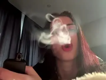 Yvonnepfluger  live sex cam
