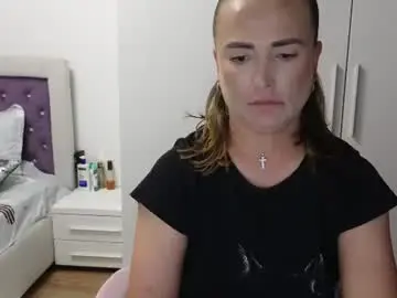 Beyoncedoll  live sex cam