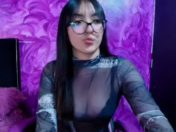 Briiana18  live sex cam