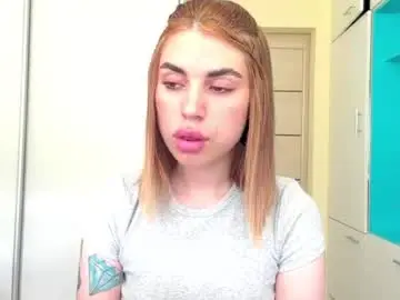 Lorettahalechko  live sex cam