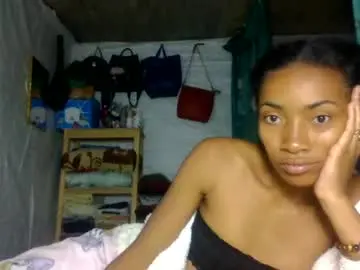Ninaeaa  live sex cam