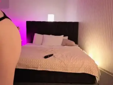 Valenora1  live sex cam