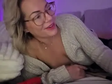 Yogimilflover  live sex cam