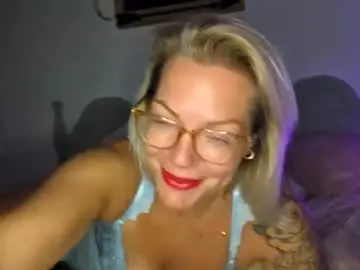 Yogimilflover  live sex cam