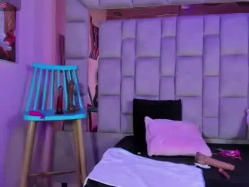 Gisell_squirt  live sex cam