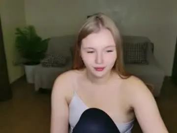 Snezhanamay  live sex cam
