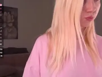Tonigadzinski  live sex cam