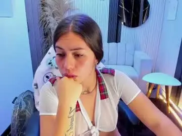 Alanaa69  live sex cam