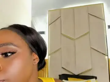 Britanymooree  live sex cam
