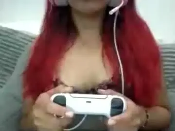Cannamommi420  live sex cam