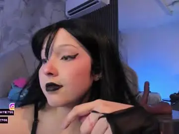 Katemoss70  live sex cam