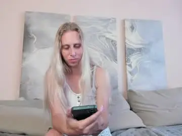 Miissblonde  live sex cam