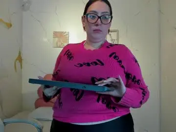 Niickyjones  live sex cam