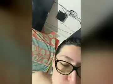 Niickyjones  live sex cam